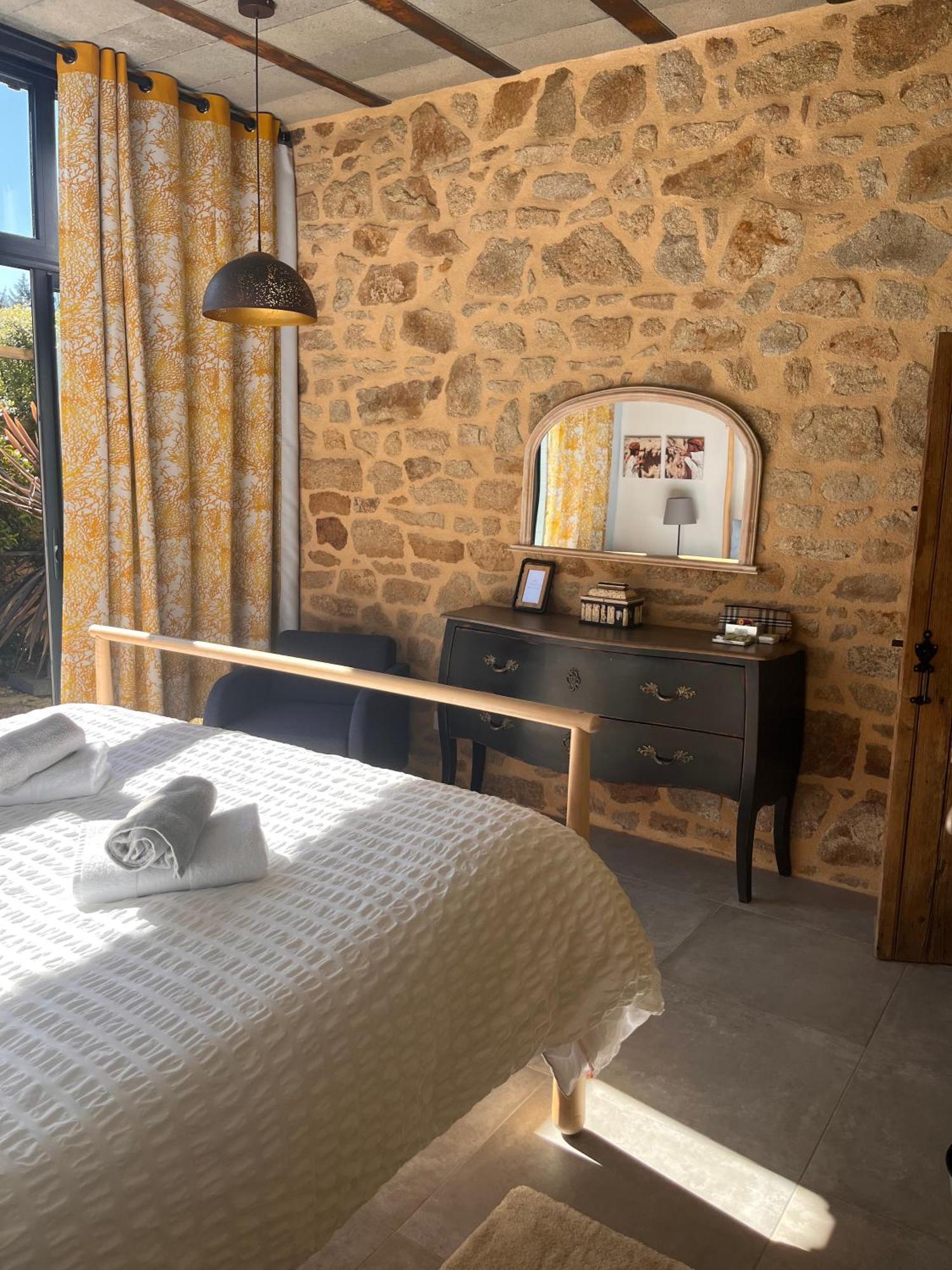 Romagne  La Sellerie Bed & Breakfast エクステリア 写真